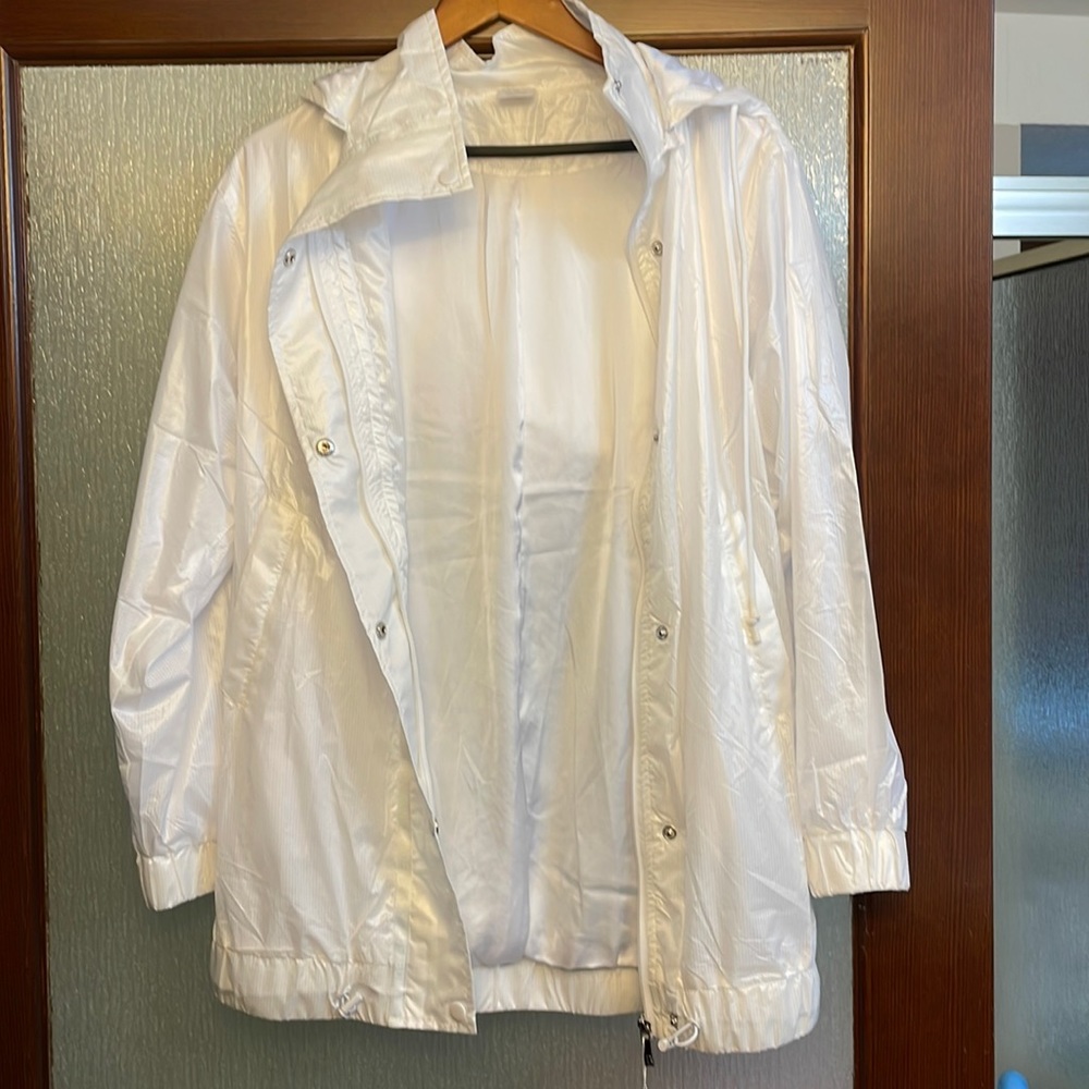 Buffbunny White Elemental Windbreaker